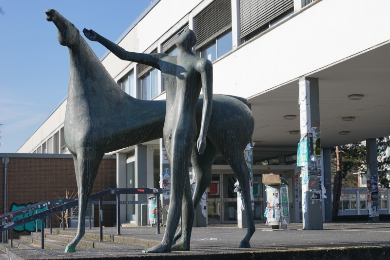 Pferd und Mann, Bronce 250 cm 1964